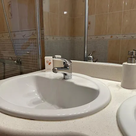 Villa- La Pinede - *