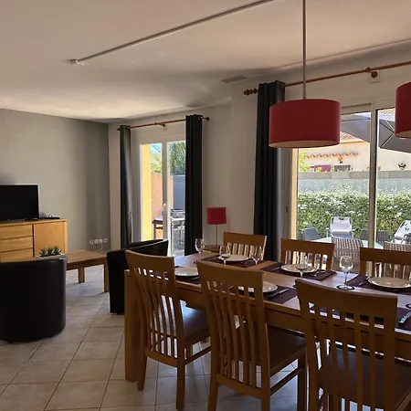 Feriehus Villa- La Pinede - *